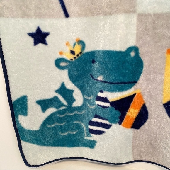 Bedtime Originals Sparky The Dragon Fleece Blanket And Matching Crib Sheet - Picture 5 of 11